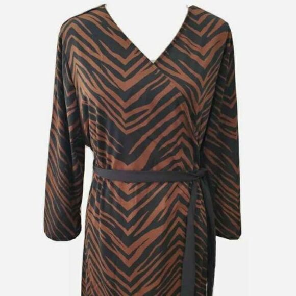 LuLaRoe LLR Wrap Dress Michelle Animal Print Zebra Stripe Tiger Stripe Small New - Picture 1 of 8